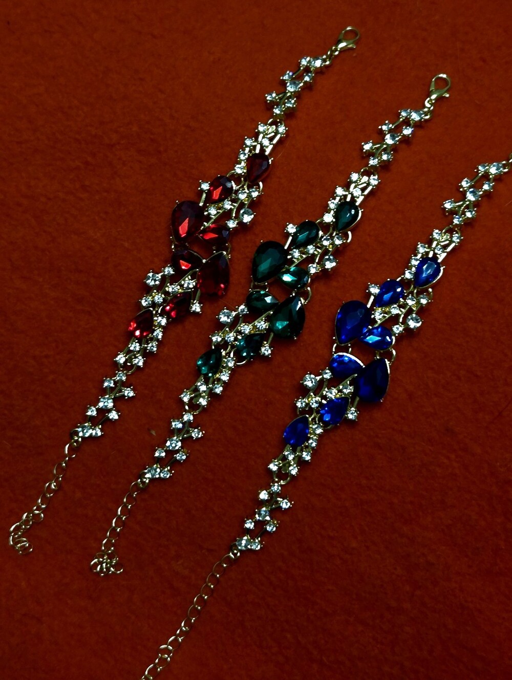 Elegant Fashion Ladies Chain Bracelet in a luxurious gold-tone finish, beautiful